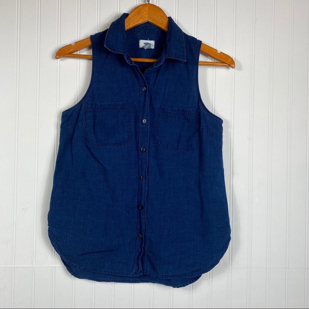 Old navy Blue chambray sleeveless button down tank